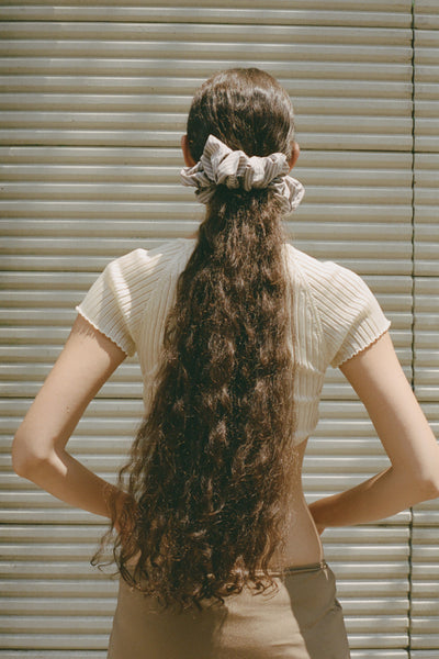 CAMELLIA SCRUNCHIE, TAUPE – Maryam Nassir Zadeh