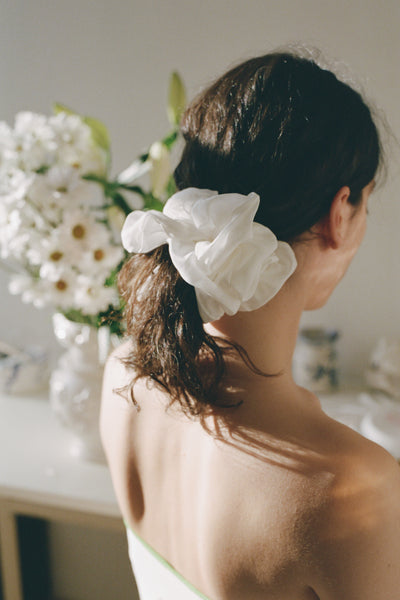 MARYAM NASSIR ZADEH Camellia シュシュ Marine JOURNAL STANDARD｜【MARYAM NASSIR ZADEH】 CAMELLIA SCRUNCHIE